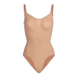 SKIMS sculpting bodysuit NWOT